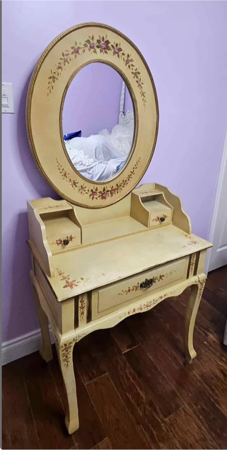 Vintage Floral Vanity Table with Mirror