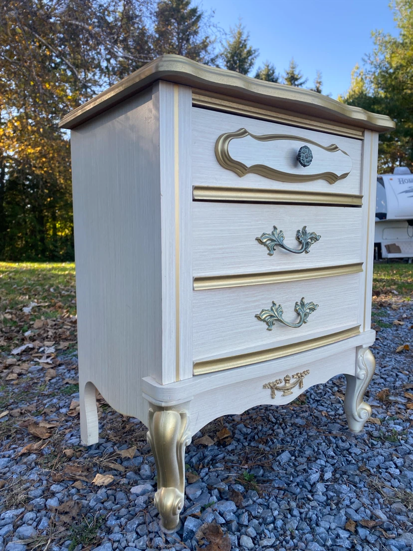 Vintage French Provincial Nighstand (CAN DELIVER) - photo 2