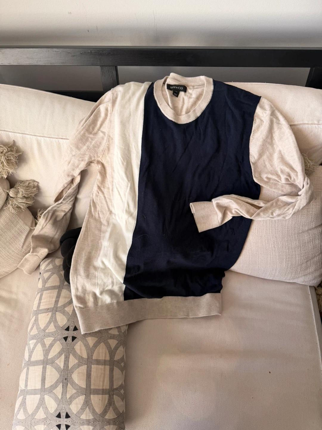 RW&CO. Colour-Block Sweater