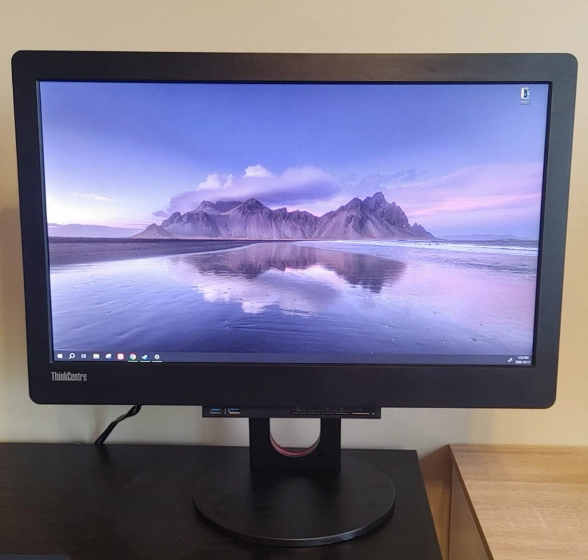 Lenovo ThinkCentre Tiny-in-One 23 LED monitor