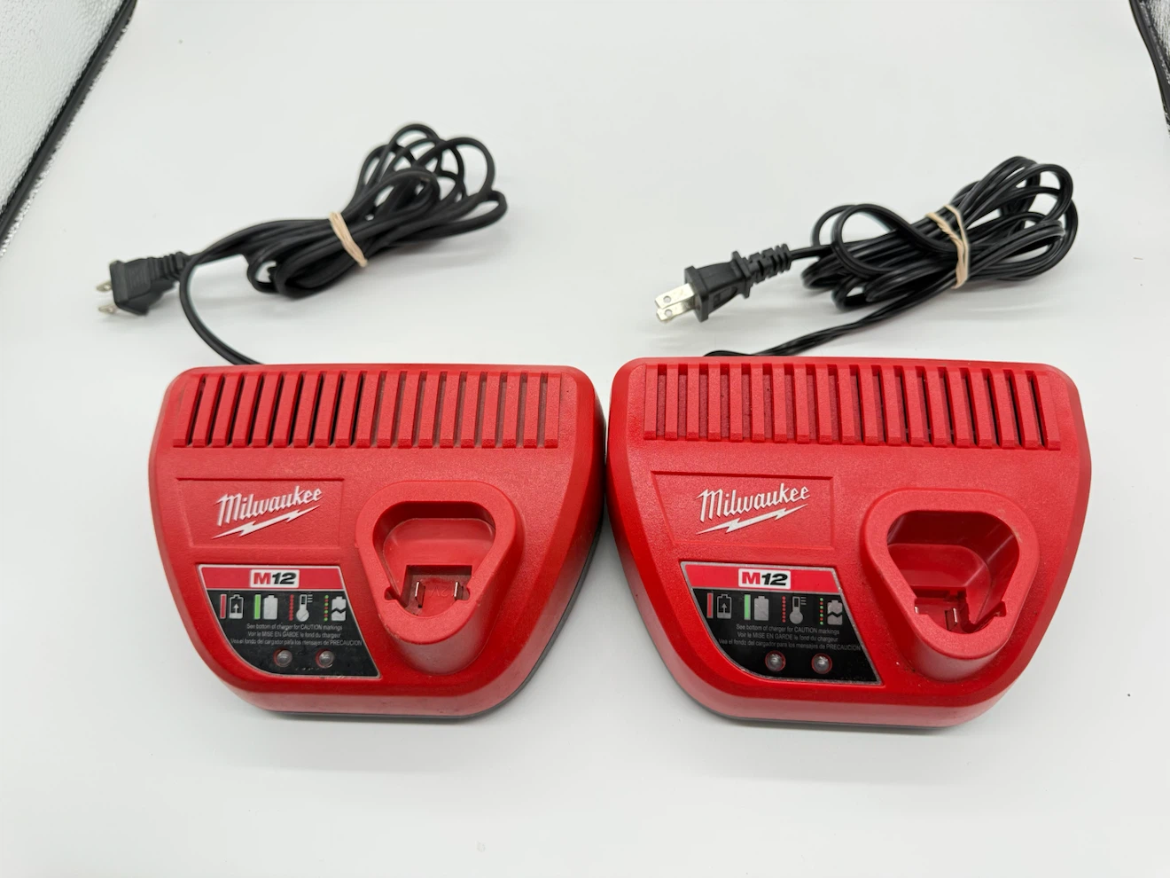 Milwaukee 12V M12 Lithium-Ion Battery Charger