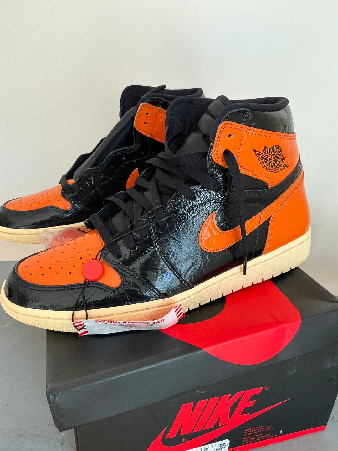 Shattered backboard Nike’s ( size 11 ) never worn - photo 5