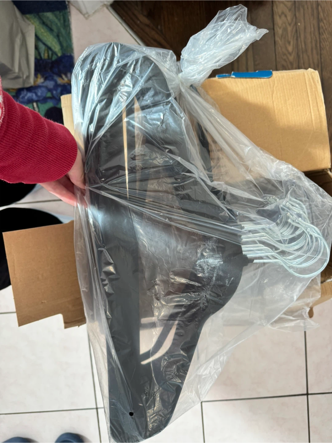 45 Black Non-Slip Velvet Hangers - photo 2