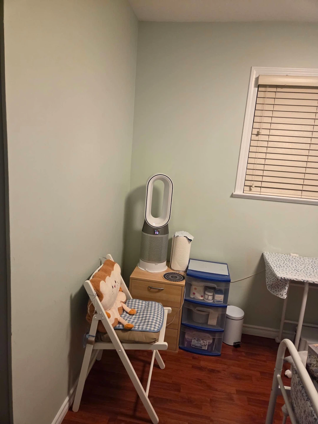 For share room only single girls available 15nov - photo 3