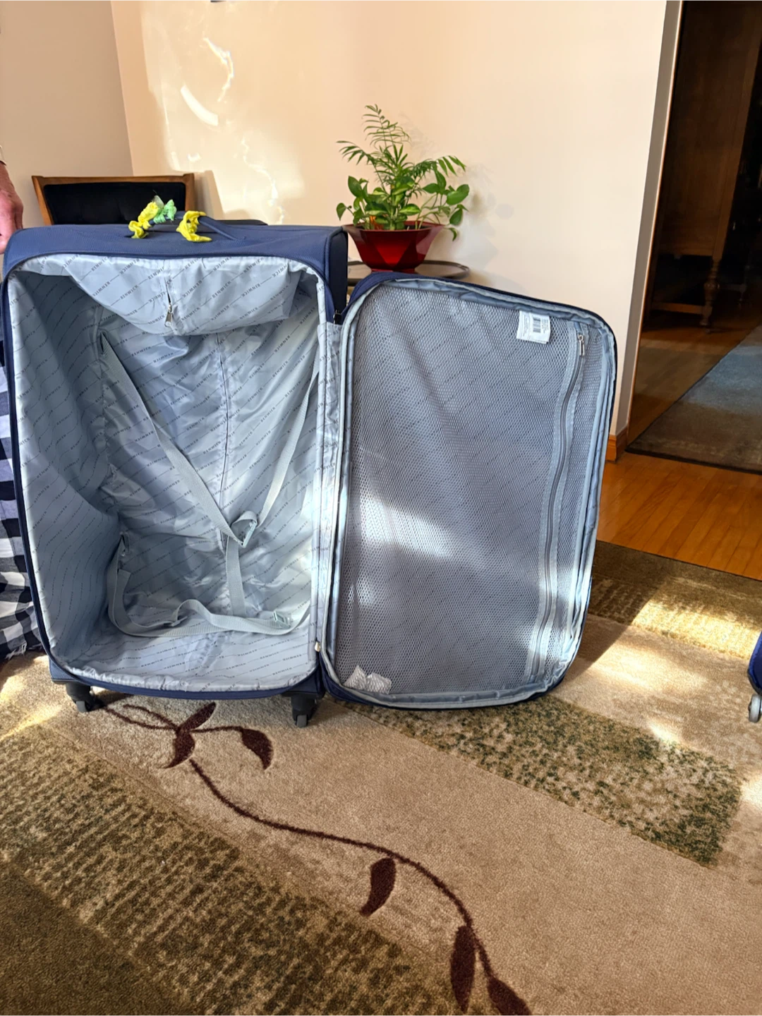 Renwick Navy Blue Rolling Suitcase - photo 3