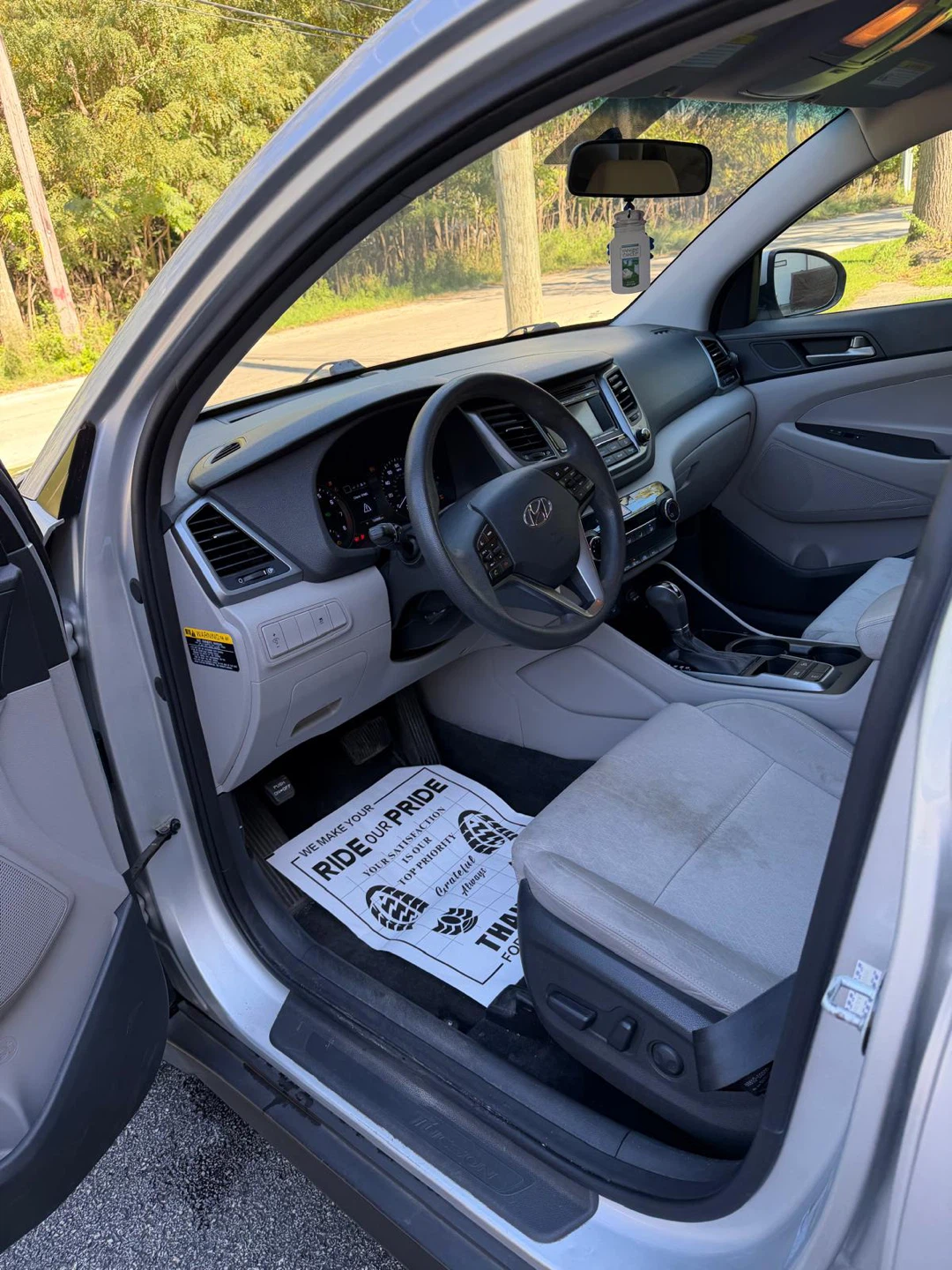 Silver Hyundai Tucson 1.6T AWD 2016 - photo 5
