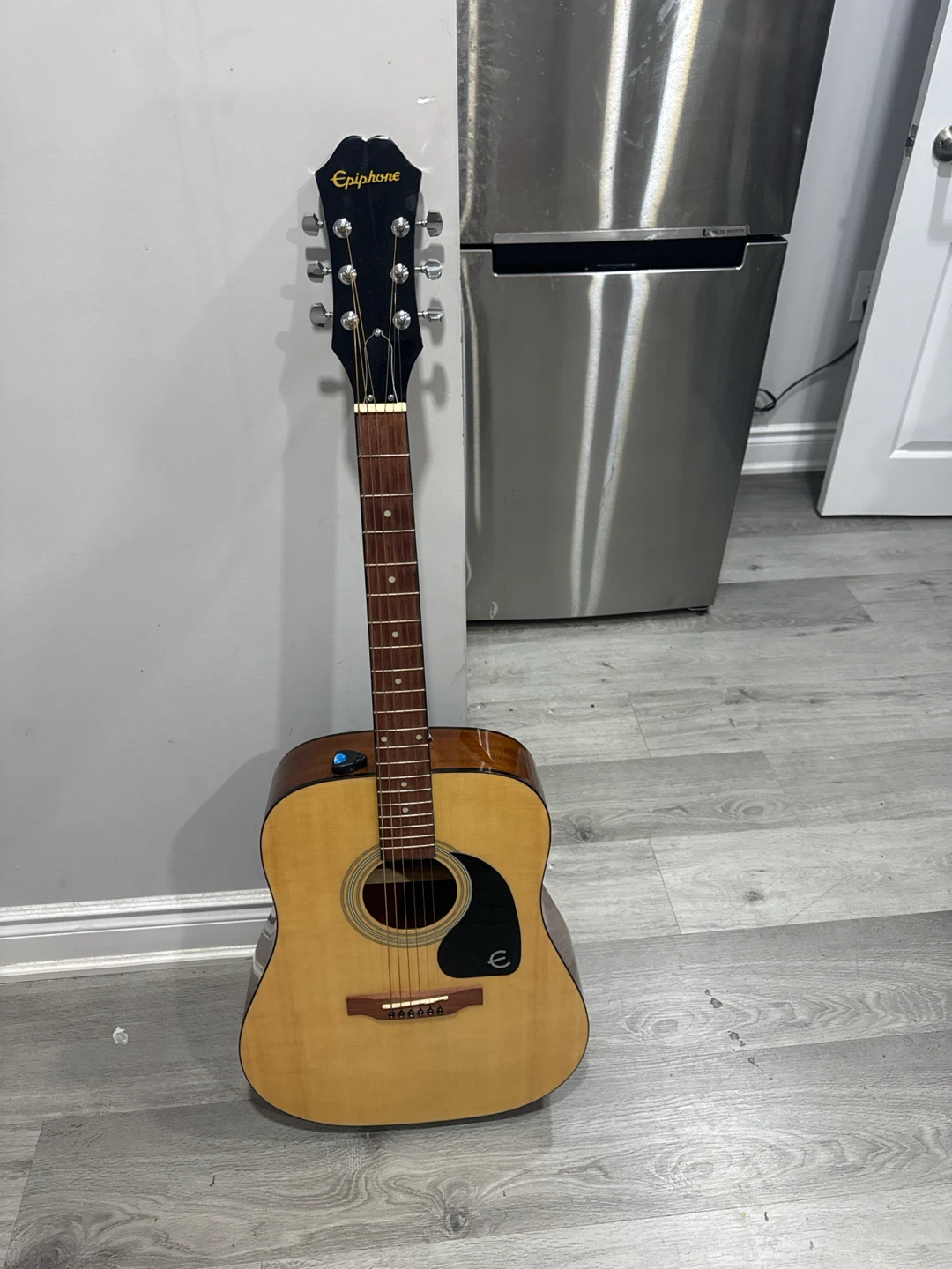 Epiphone Acoustic guitar full size model dr100