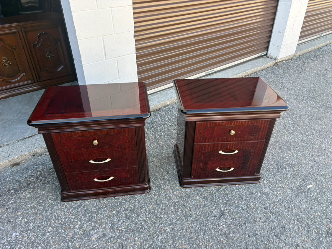 Free delivery used Pair of Mahogany Finish Bedside Tables