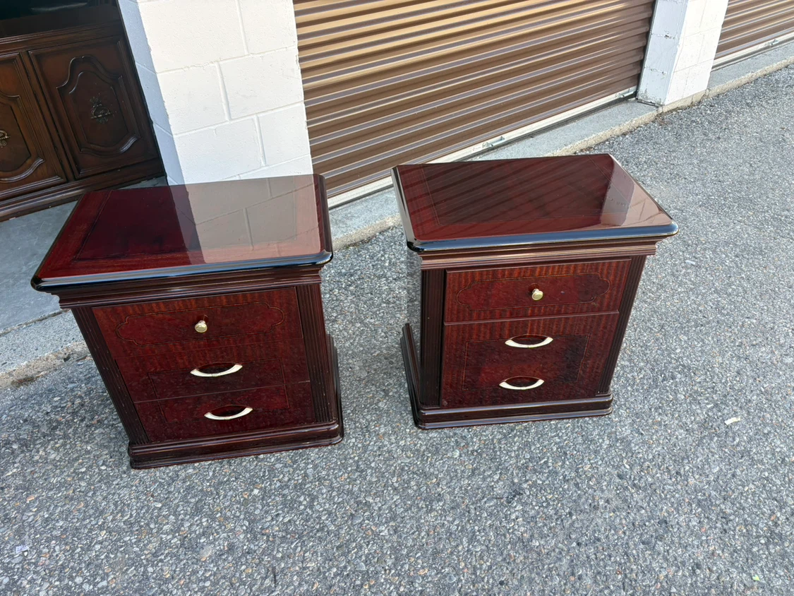 Free delivery used Pair of Mahogany Finish Bedside Tables - photo 2