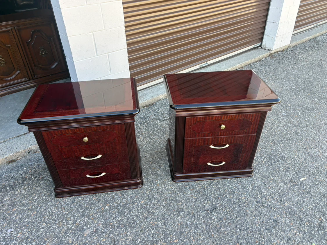 Free delivery used Pair of Mahogany Finish Bedside Tables - photo 3