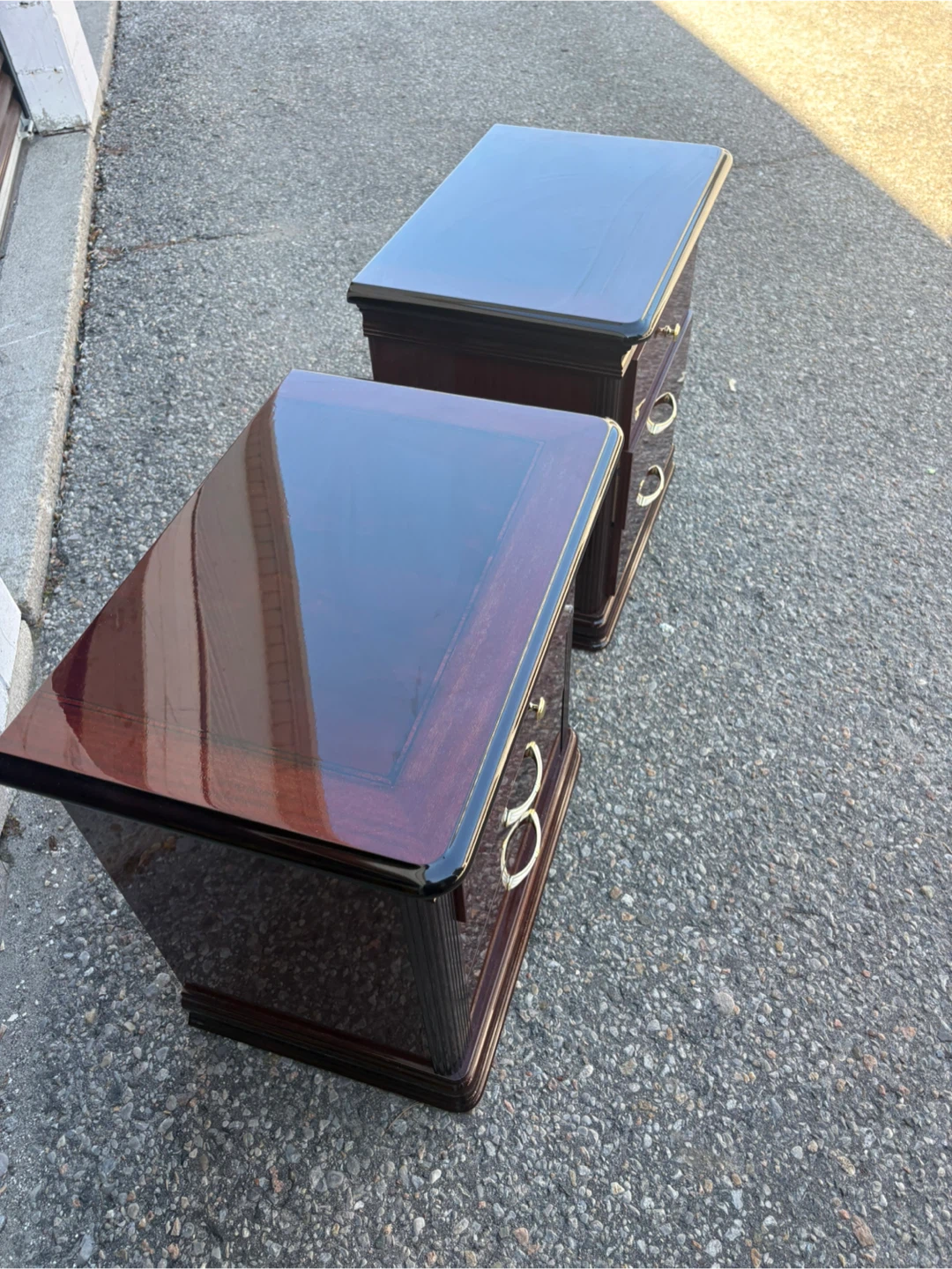 Free delivery used Pair of Mahogany Finish Bedside Tables - photo 4