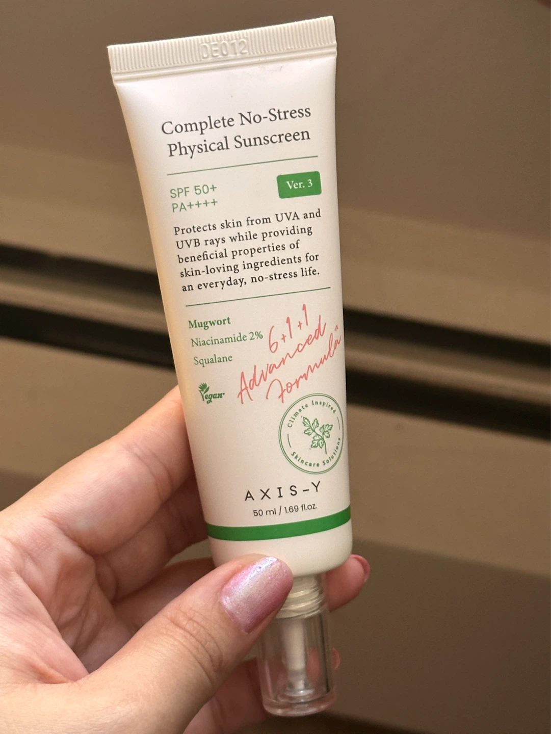 Axis-Y sunscreen