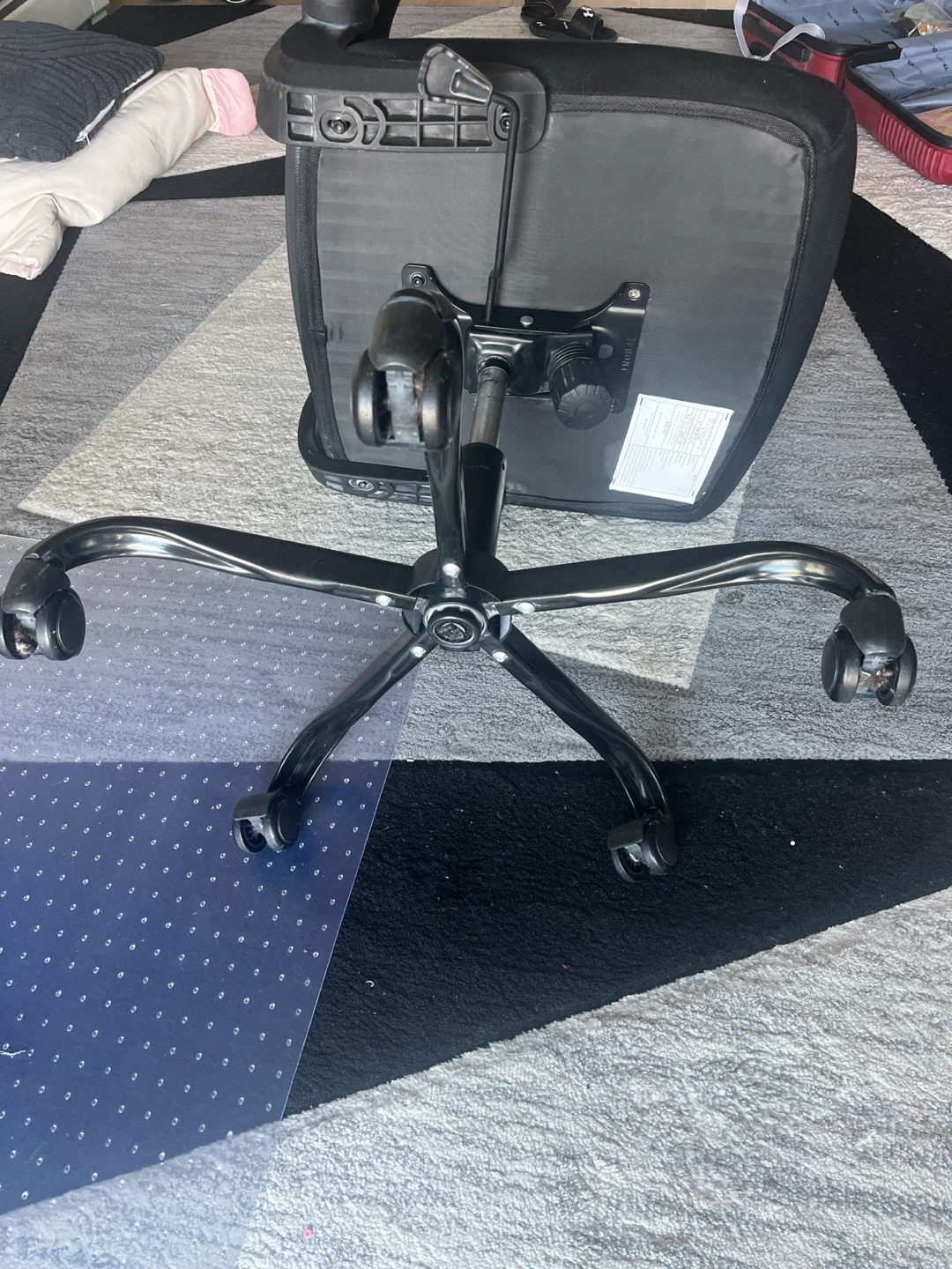 Black mesh office chair - photo 2