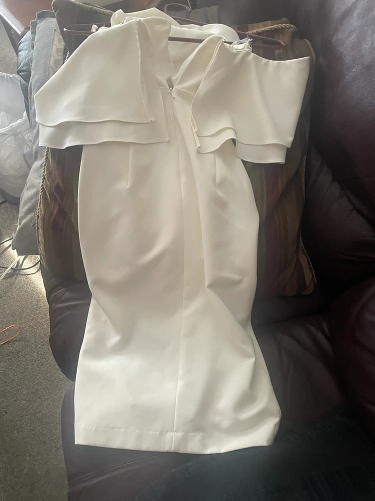 New never worn Bardot Off-Shoulder White Dress - photo 2