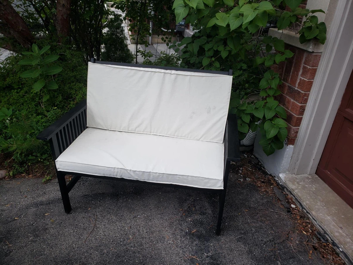 Outdoor Bench - Excellent Condition - photo 2