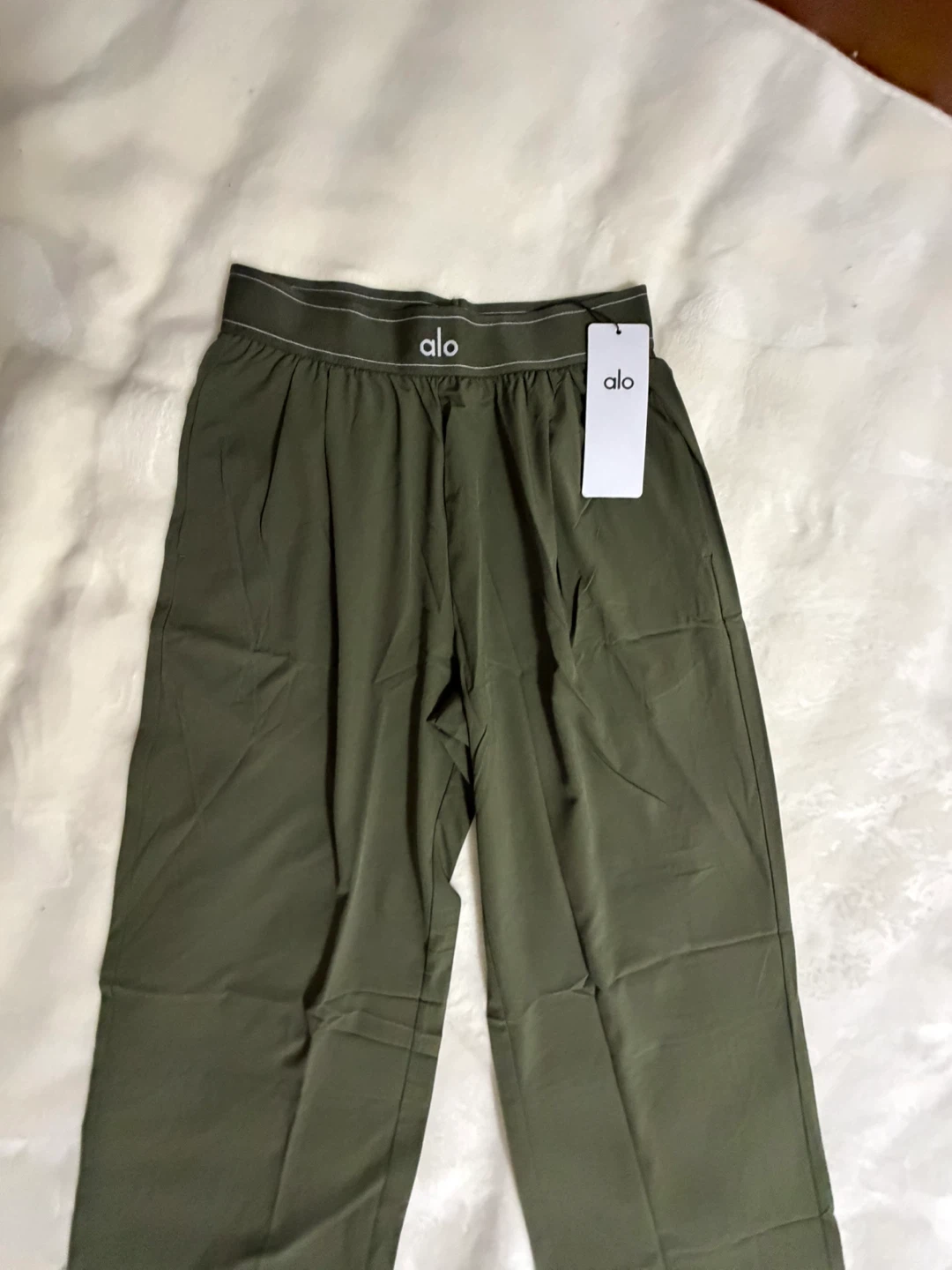 Alo Yoga Suit Up Trouser Olive Green Size Medium brand new - photo 2