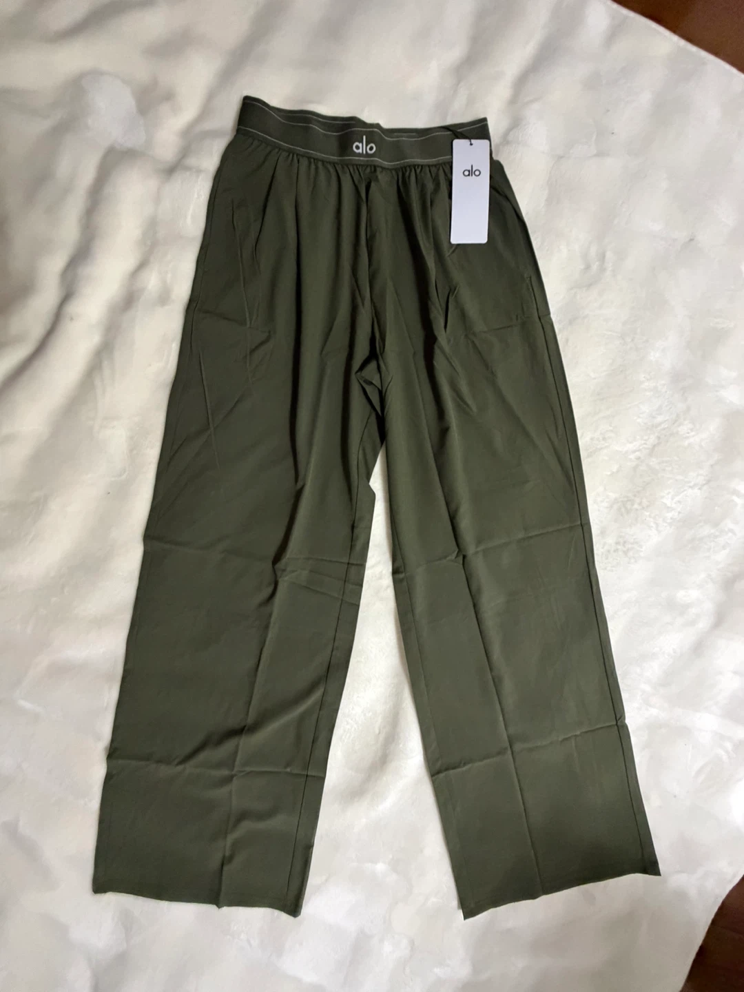 Alo Yoga Suit Up Trouser Olive Green Size Medium brand new - photo 4