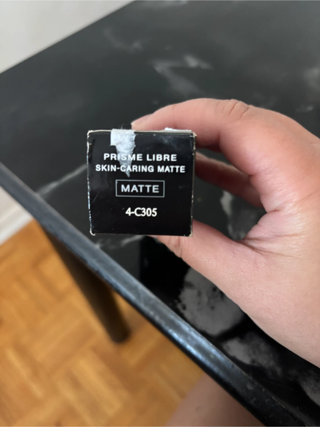 Givenchy Prisme Libre Skin-Caring Matte Foundation 4-C305 - photo 3