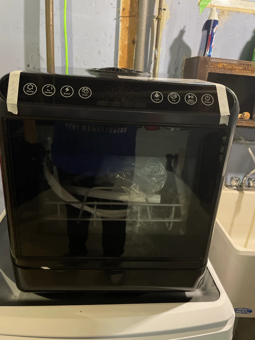 Desktop dishwasher