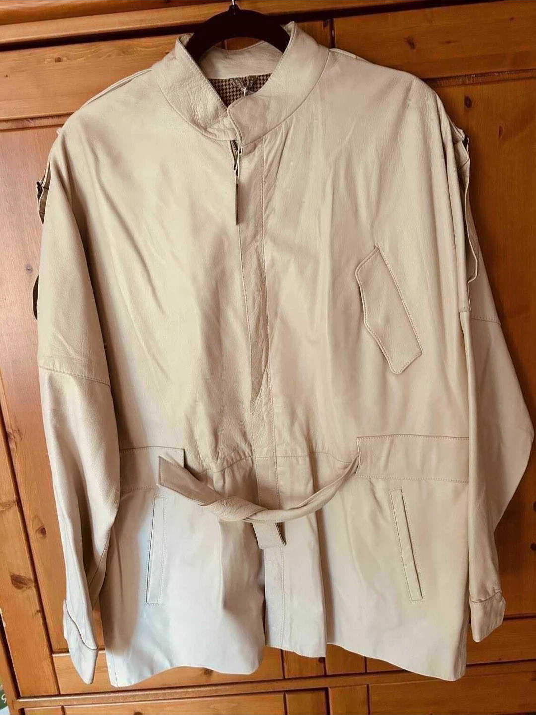 NEW $700 retail Beige Leather Jacket - photo 2