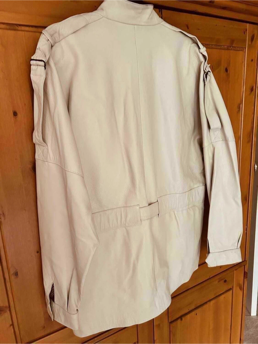 NEW $700 retail Beige Leather Jacket - photo 3