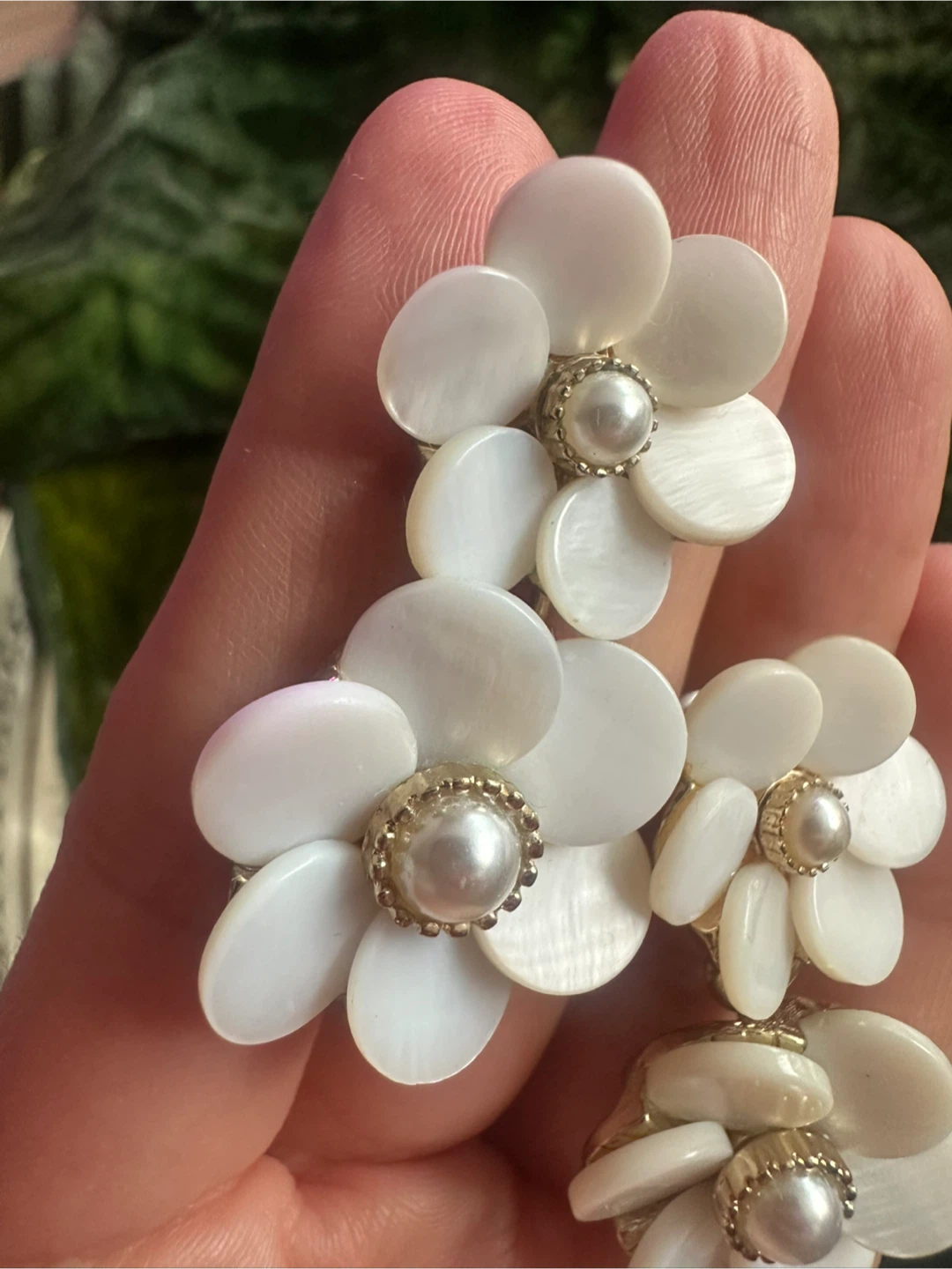 Floral pearl-style drop earrings - photo 2