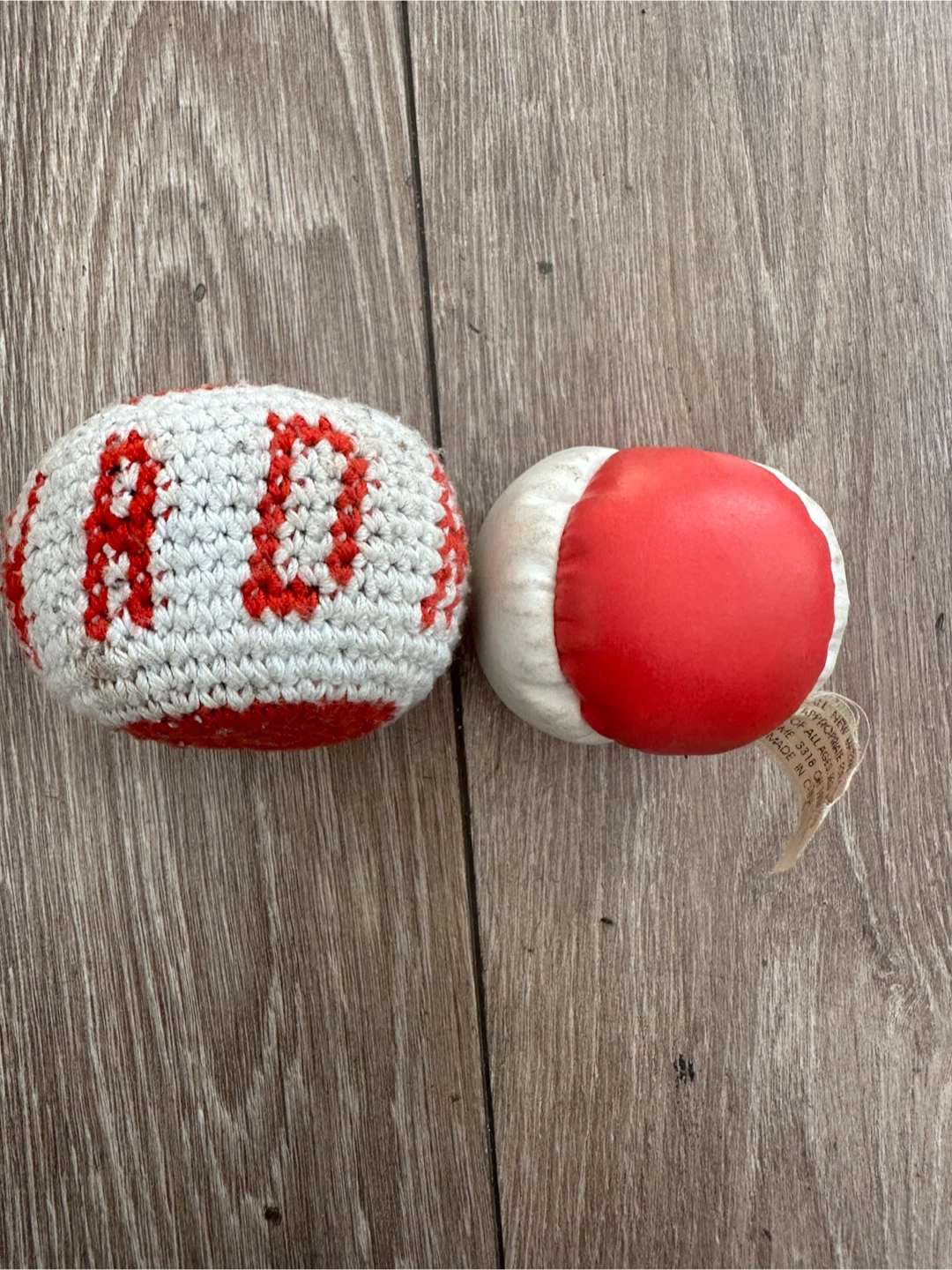Two small balls - Free