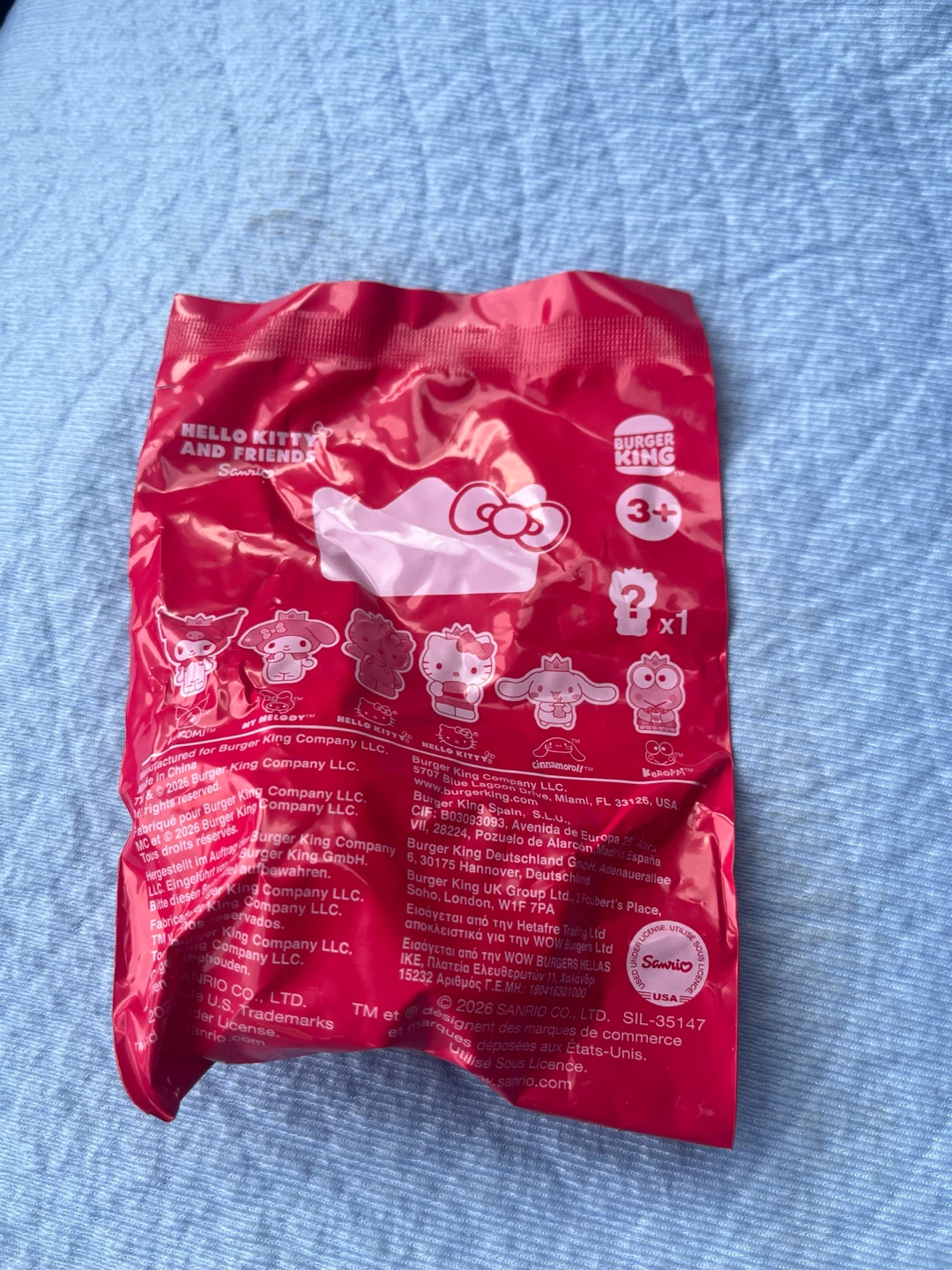 New RARE GOLD Hello Kitty x Burger King character - photo 2
