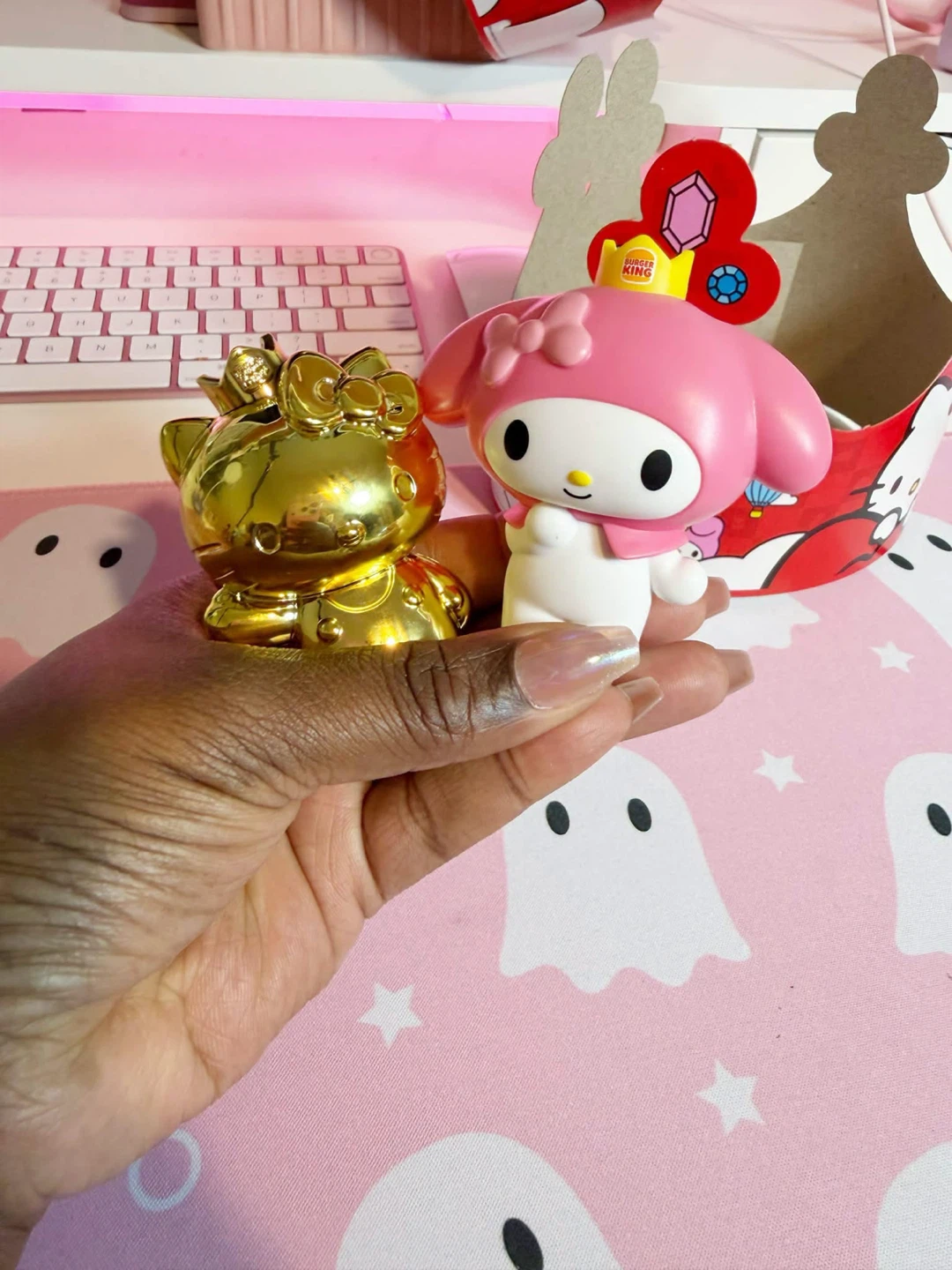 New RARE GOLD Hello Kitty x Burger King character - photo 4