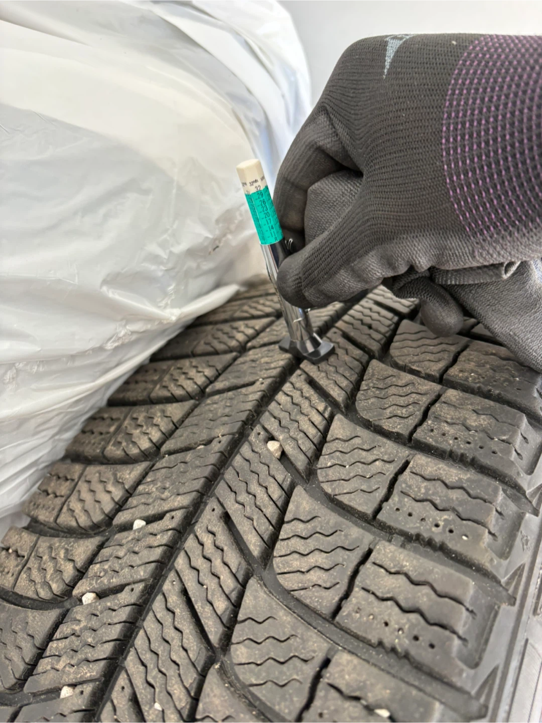 Michelin X-Ice Winter Tires (Set of 4) 215/45 R18 on steel rims - photo 3