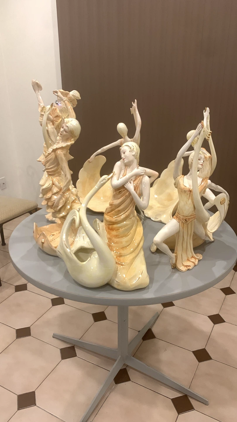 Vintage Ceramic Figurines - photo 4