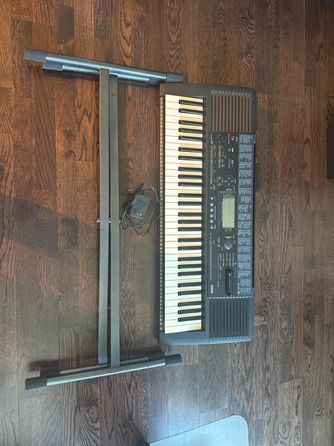 Yamaha PSR-320 Keyboard with Stand