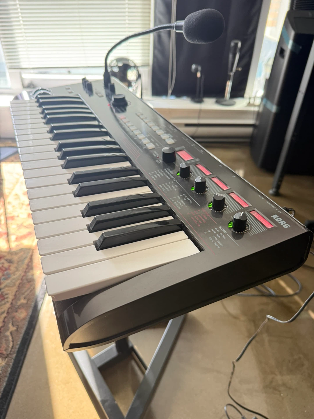 Korg R3 Synthesizer/Vocoder