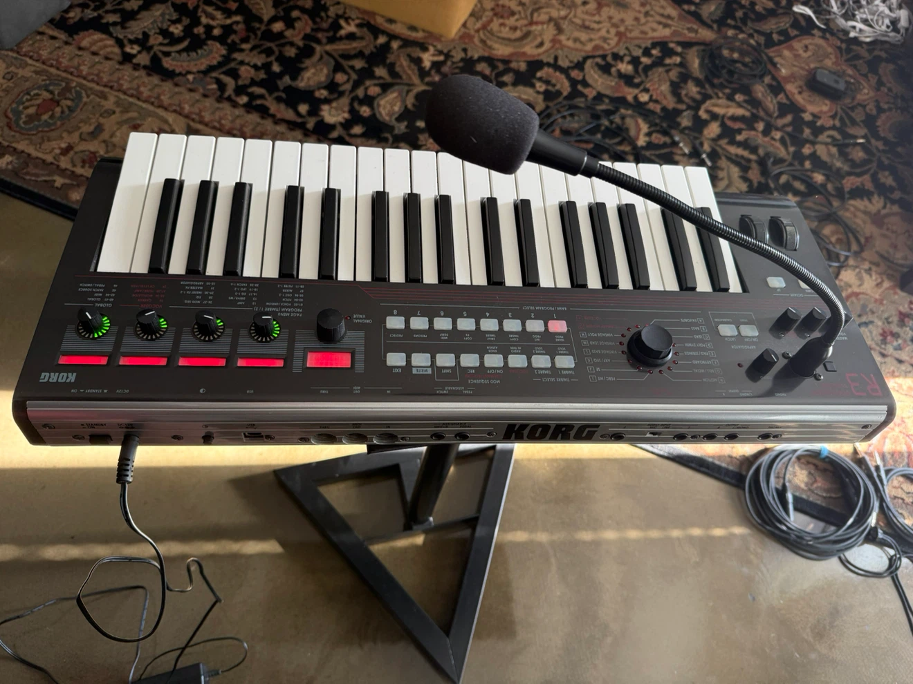 Korg R3 Synthesizer/Vocoder - photo 2