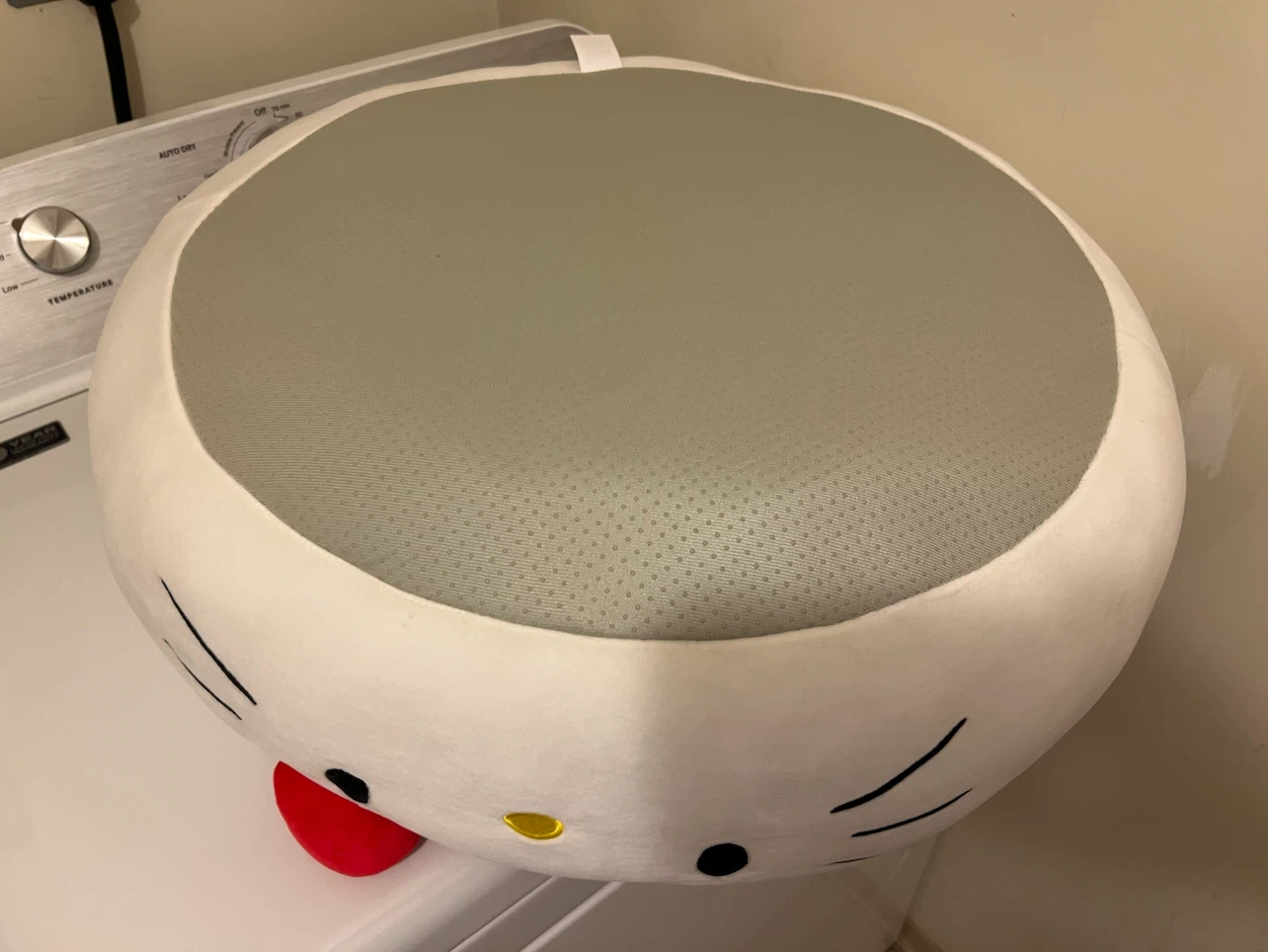 Hello Kitty Pet Bed - photo 3