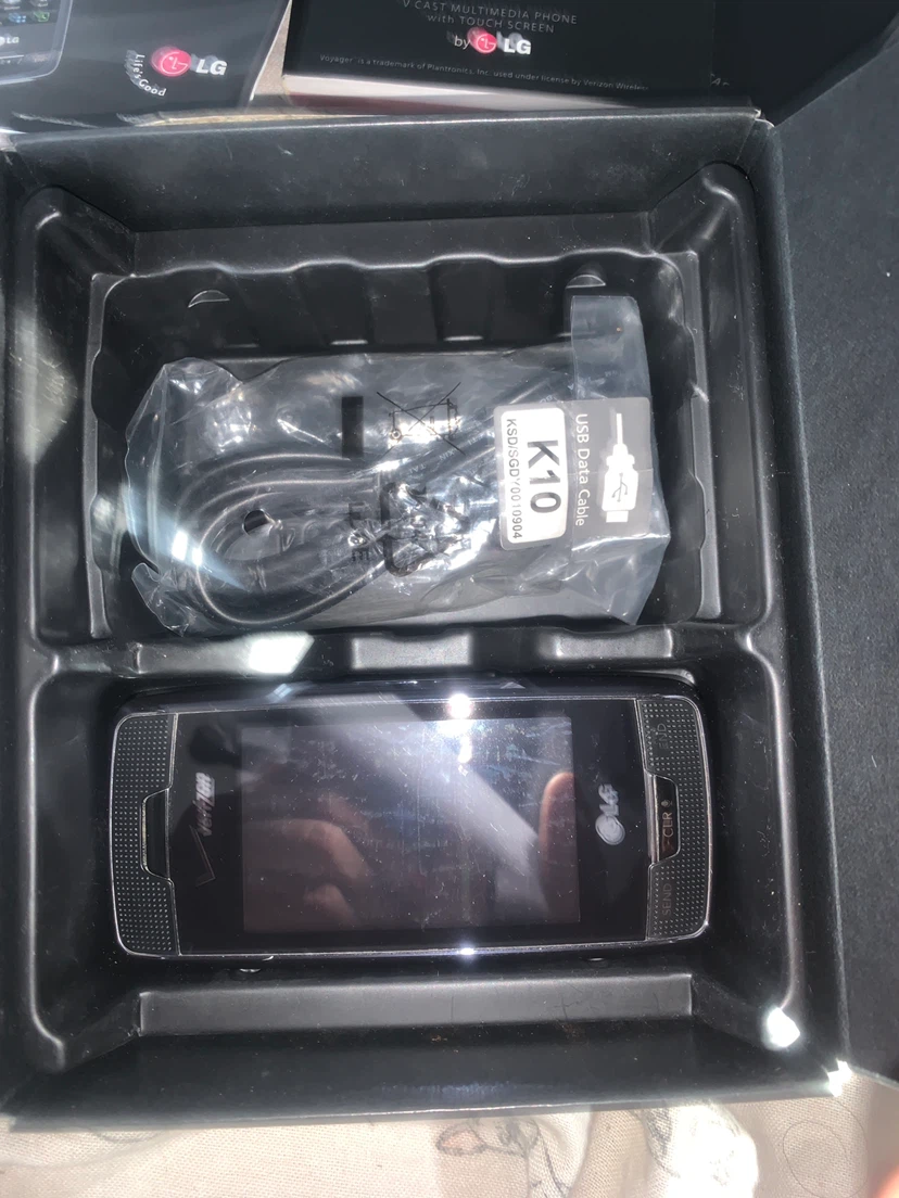 LG Voyager V Cast Multimedia Phone for Verizon