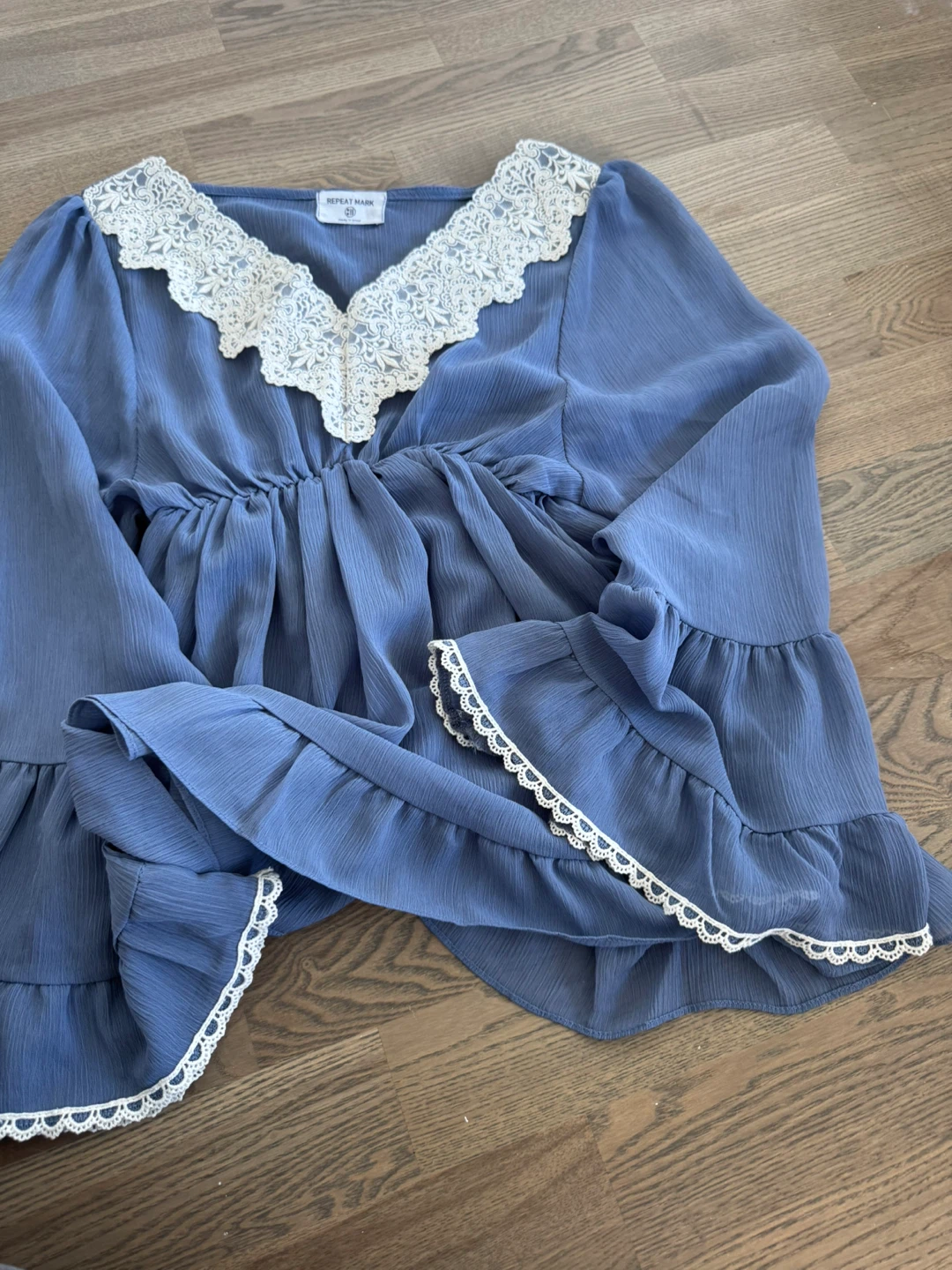Repeat Mark blue blouse with lace collar - photo 2