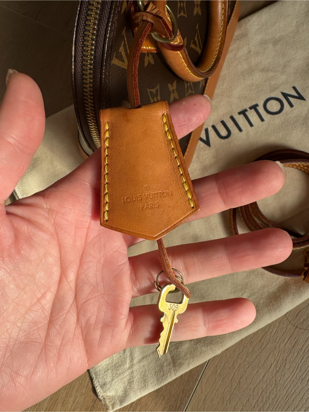 Louis Vuitton Alma BB Handbag - photo 5