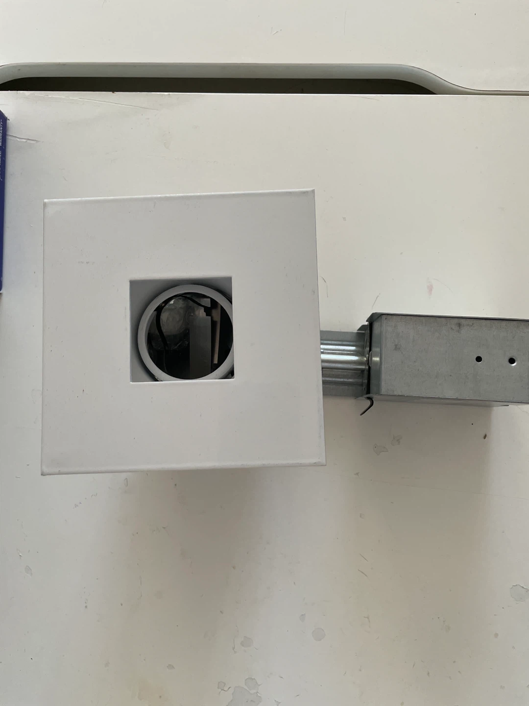 Brand New Globe 4-inch LED Recessed Lighting Kit - photo 2