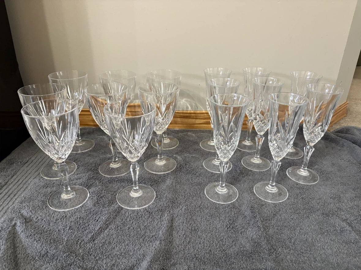 Set of 16 Crystal Glassware