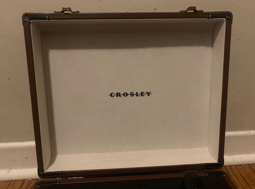 Crosley Portable Turntable Brown suitcase - photo 4