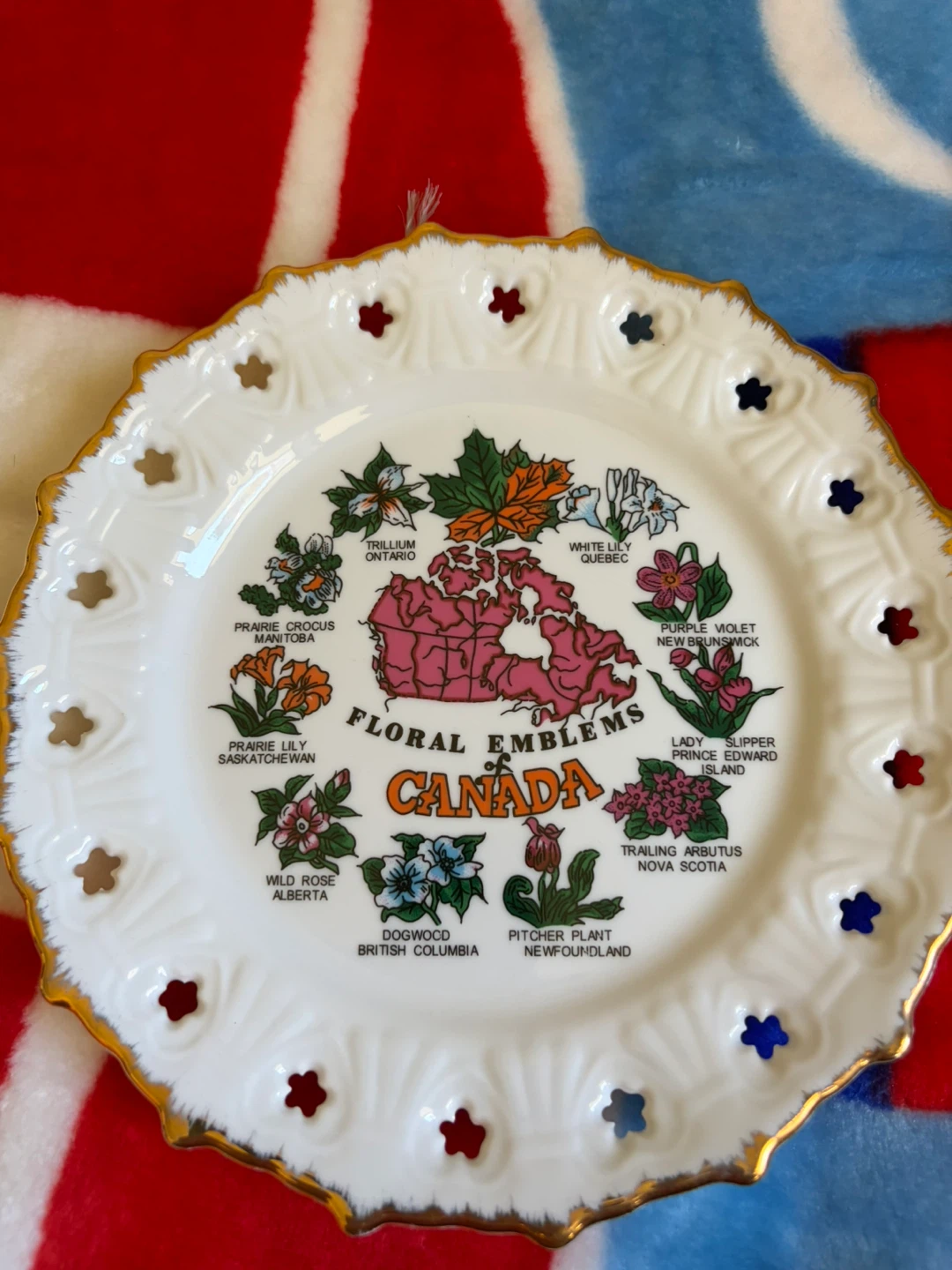 Decorative Canada Floral Emblems Wall Plate
