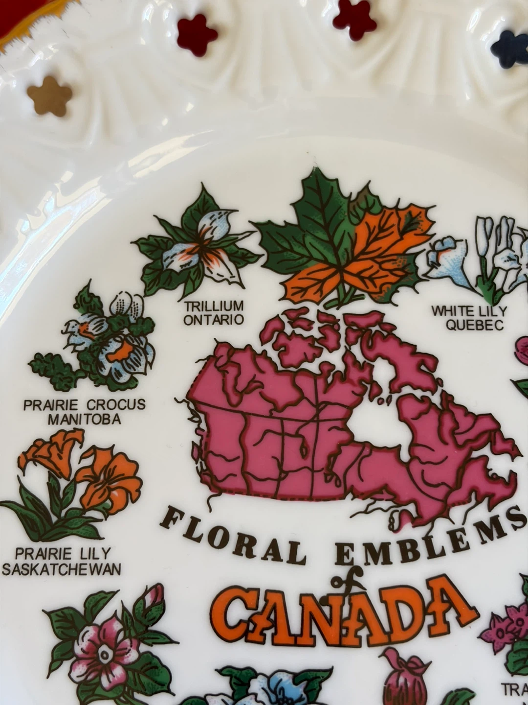 Decorative Canada Floral Emblems Wall Plate - photo 2