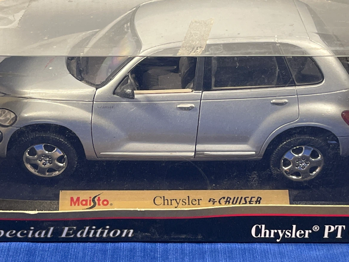 Brand New 1:18 Maisto Chrysler PT Cruiser Diecast - Large Scale! - photo 2