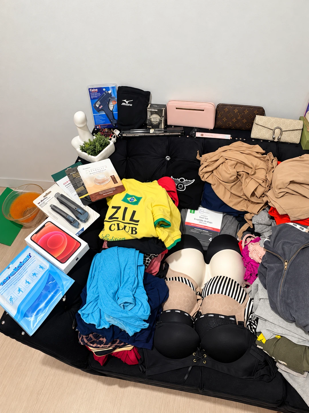 SALE Assorted items and accessories - photo 3