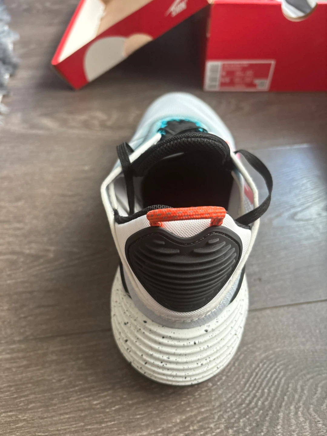 Nike Air Max 2090 Sneakers- New in box- RARE - photo 4