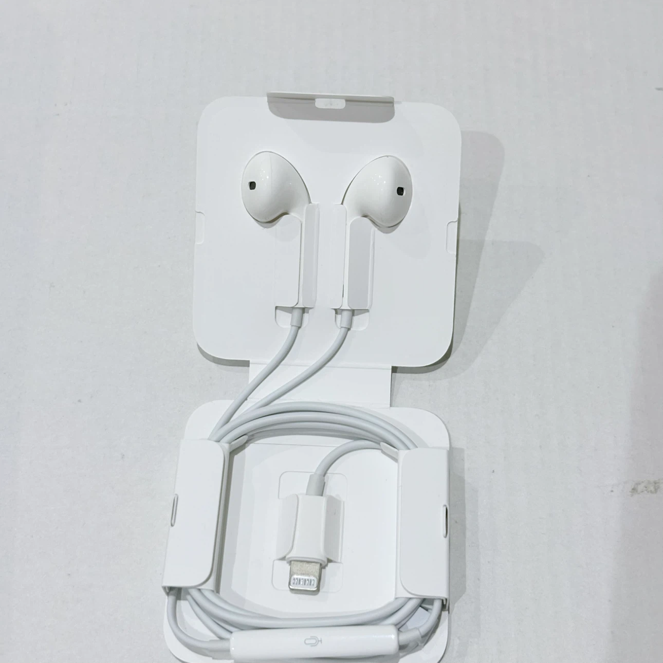 Apple EarPods with Lightning Connector