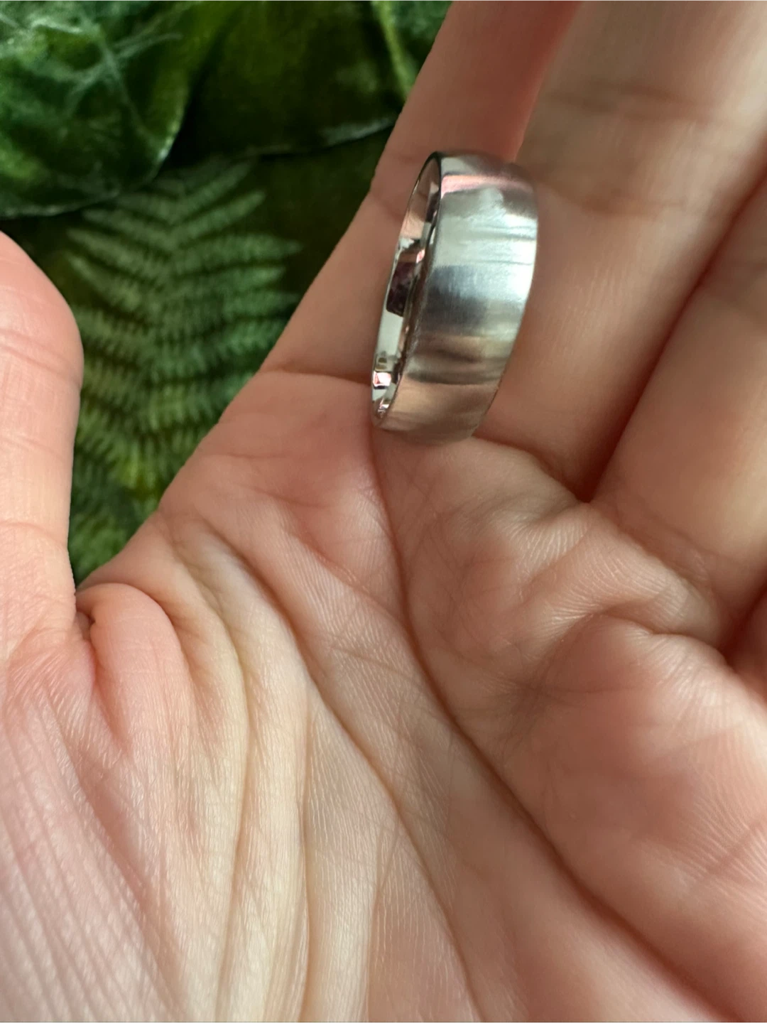 Simple Silver Tone Band Ring - photo 3