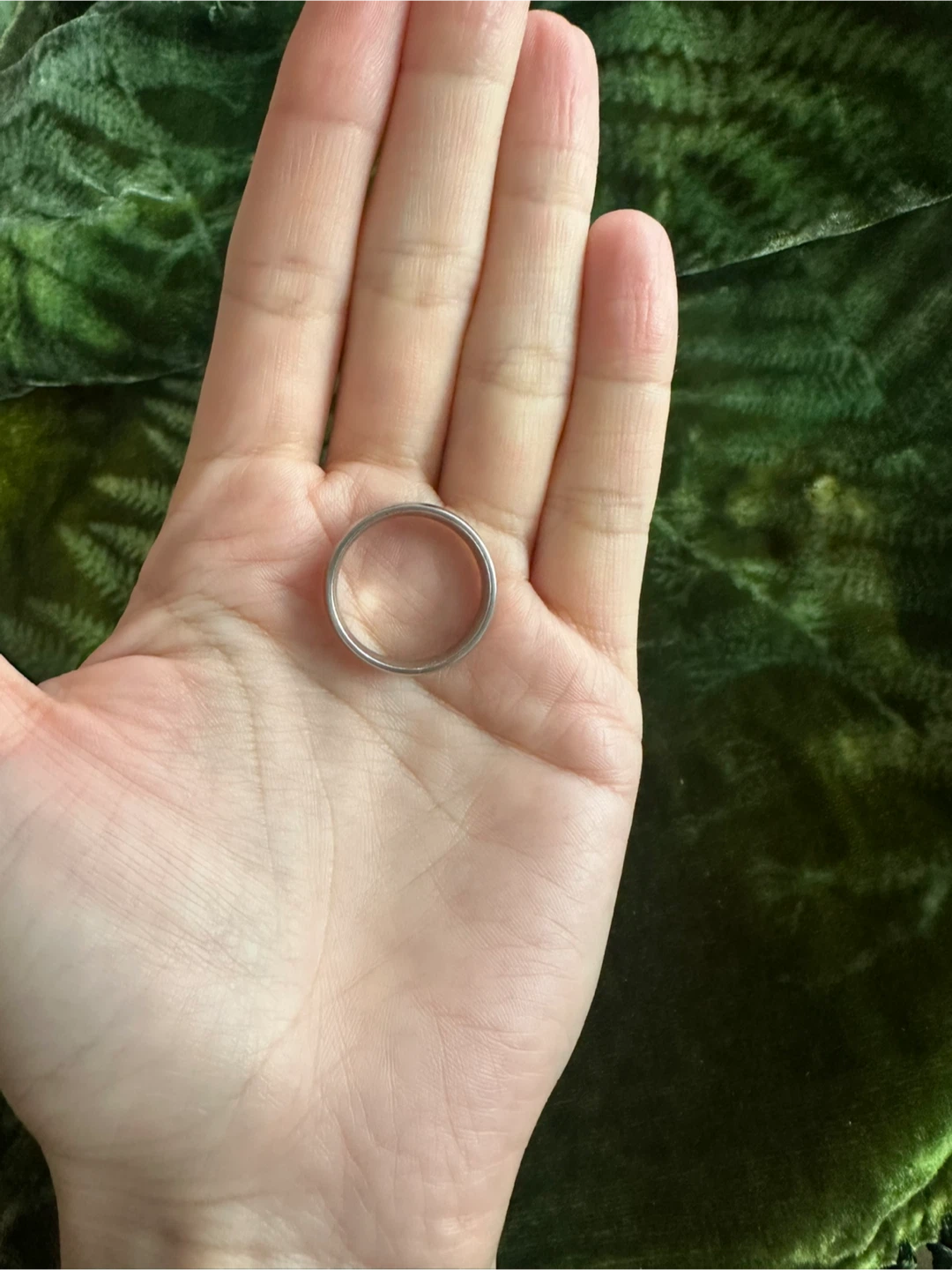 Simple Silver Tone Band Ring - photo 4