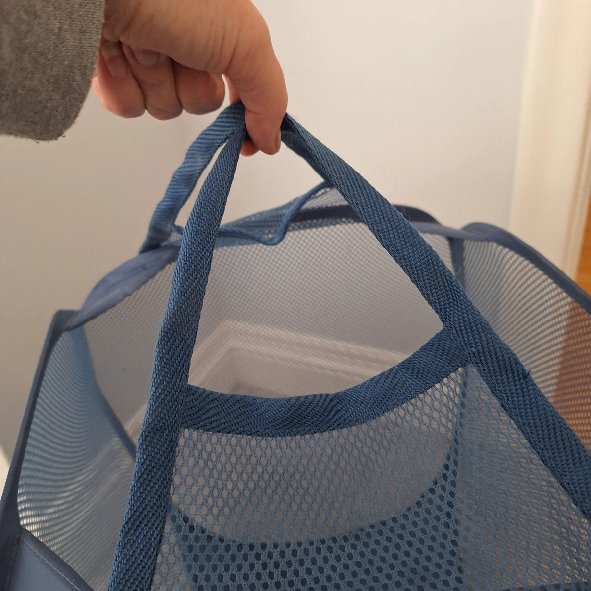 Blue Mesh Pop-up Laundry Hamper - photo 3